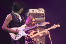 Jeff_Beck_&_Tal_Wilkenfeld.jpg